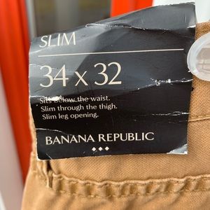 NWT!! Men’s Banana Republic Tan Pants-Slim Fit